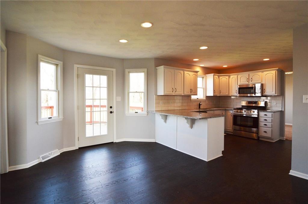 232 Rizzi Drive Irwin, PA 15642 - Photo 8 of 25 Gallery Image 8