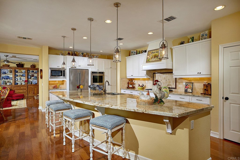 7337 Calle Conifera Carlsbad, CA 92009 - Photo 11 of 41