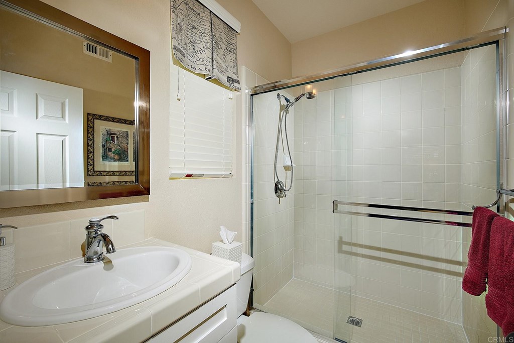 7337 Calle Conifera Carlsbad, CA 92009 - Photo 14 of 41