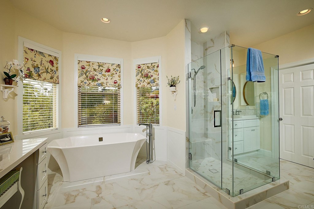 7337 Calle Conifera Carlsbad, CA 92009 - Photo 18 of 41