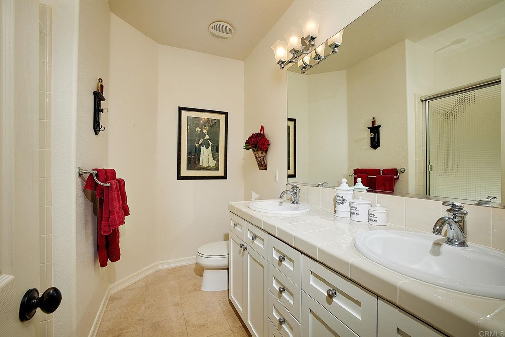 7337 Calle Conifera Carlsbad, CA 92009 - Photo 21 of 41