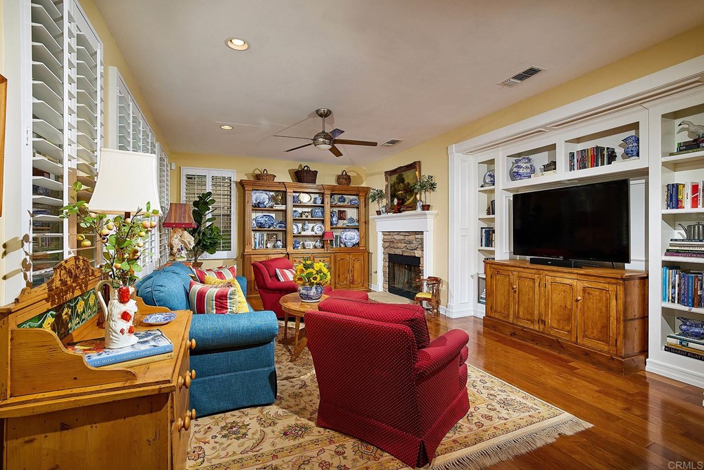 7337 Calle Conifera Carlsbad, CA 92009 - Photo 9 of 41