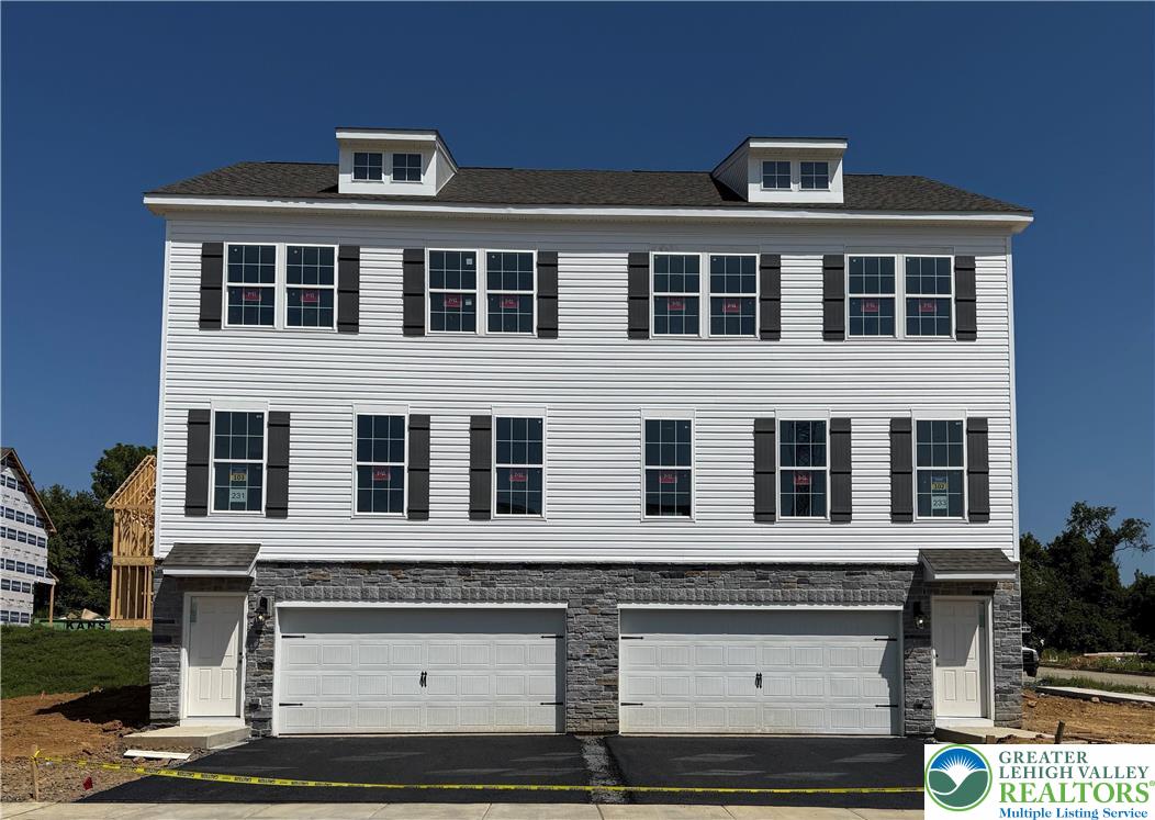 233 Winding Road Easton, PA 18040 - Photo 1 of 29 Gallery Image 1