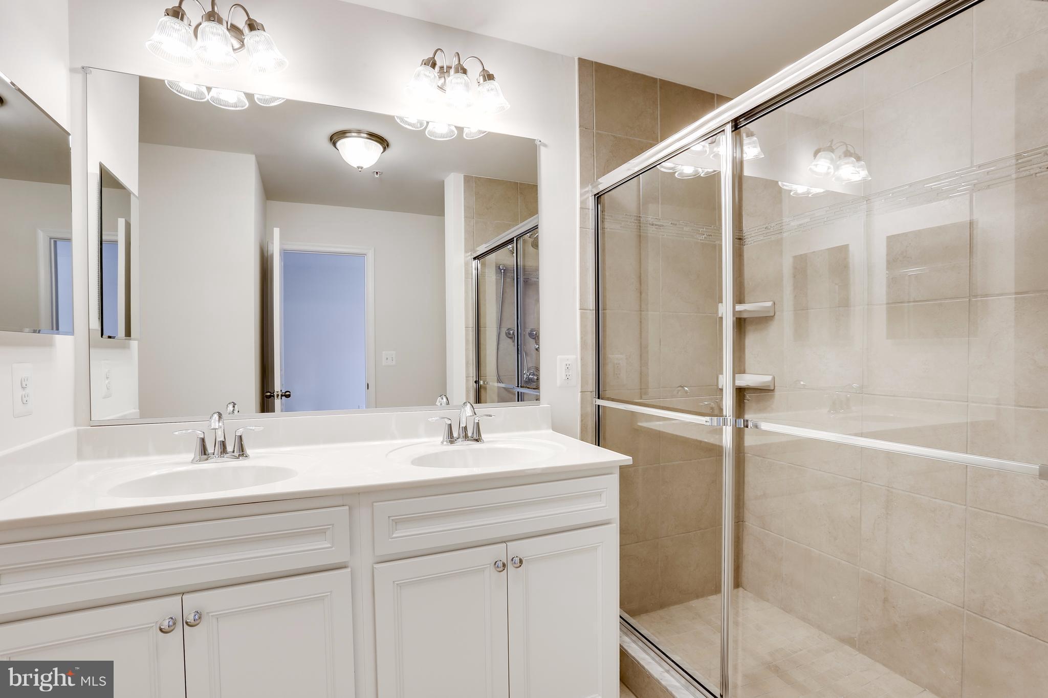 9958 Ravenhurst Road Middle River, MD 21220 - Photo 20 of 28 3rd floor master bath