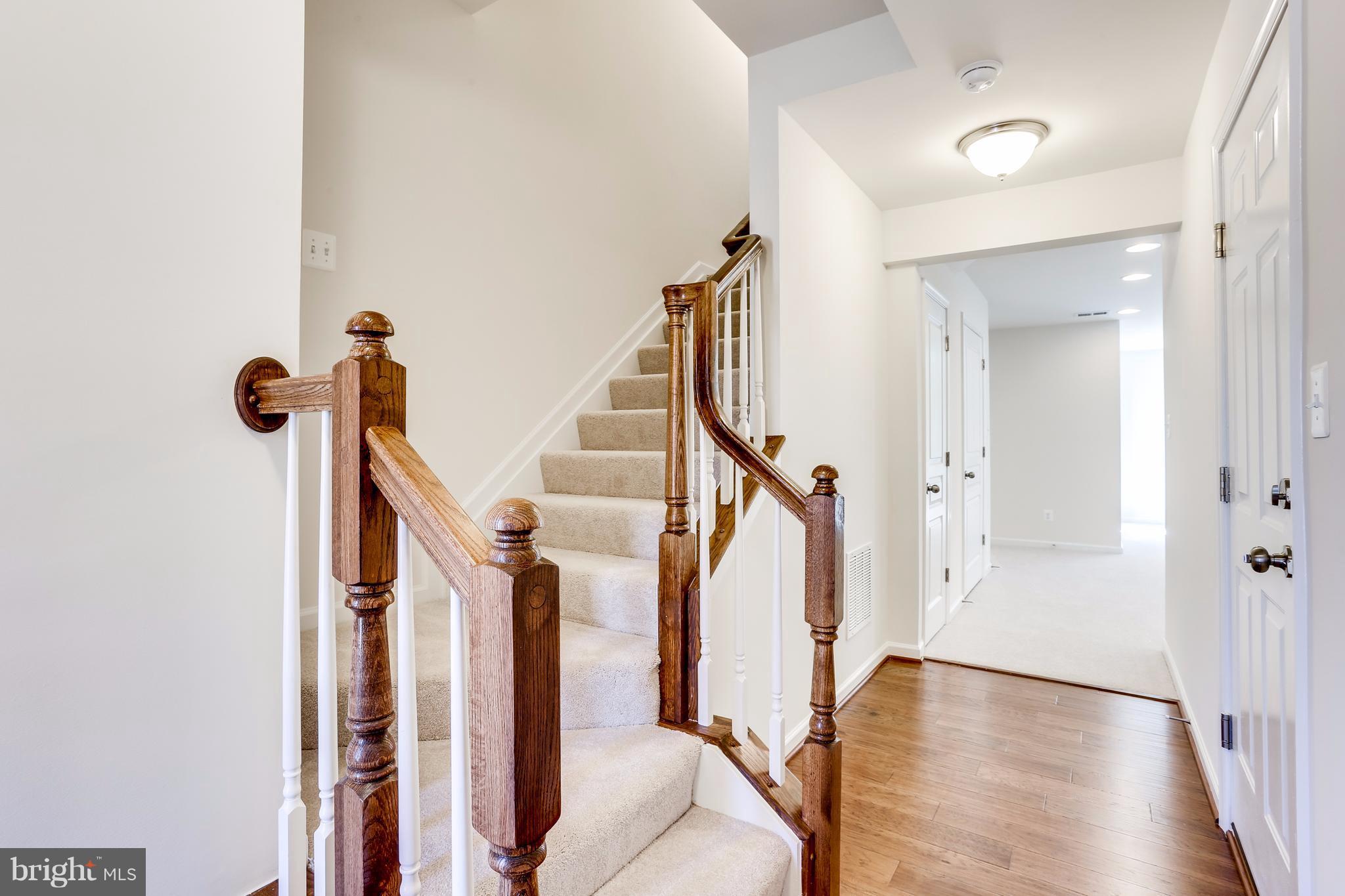 9958 Ravenhurst Road Middle River, MD 21220 - Photo 22 of 28 1st floor entryway