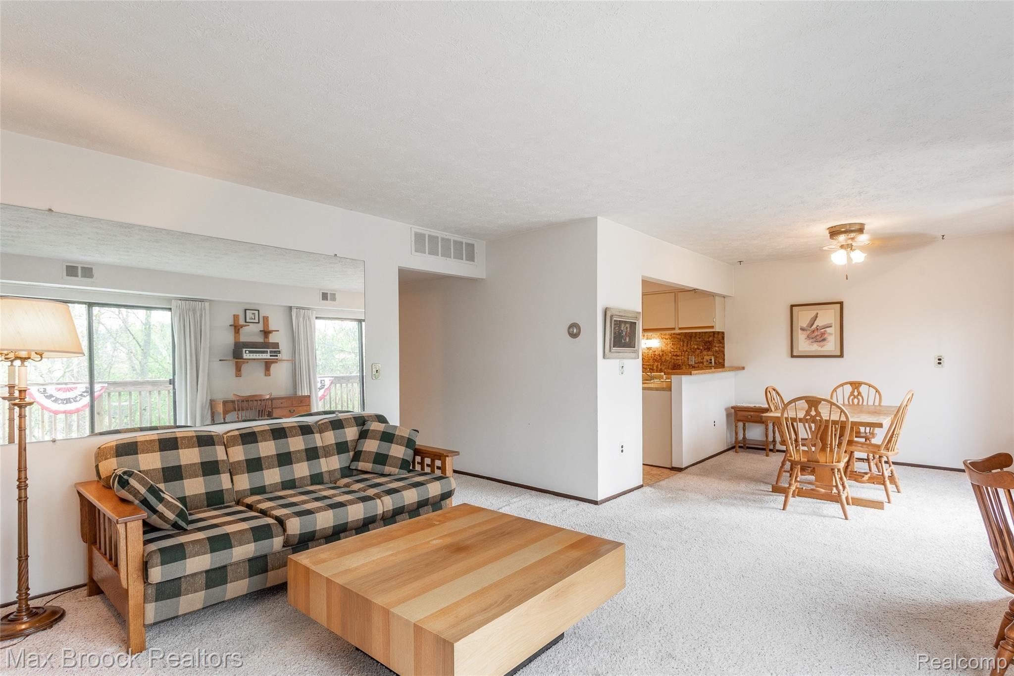 1695 Riverside Drive, Unit 12 Rochester, MI 48309 - Photo 14 of 29 244A2644.jpg