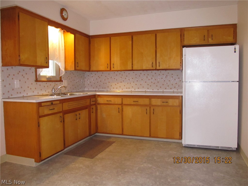 7621 Roeper Road Parma, OH 44134 - Photo 2 of 23