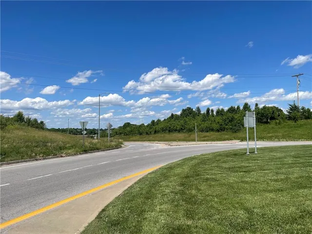 $785,000 | 3.2 Acres Hampton/45 Highway, Parkville, MO 64152