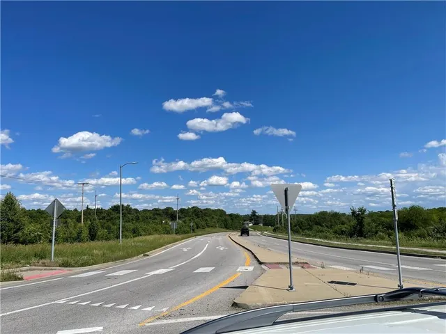 $785,000 | 3.2 Acres Hampton/45 Highway, Parkville, MO 64152