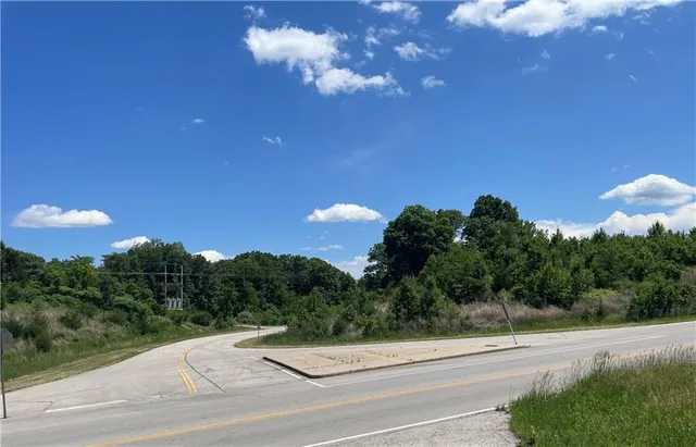 $785,000 | 3.2 Acres Hampton/45 Highway, Parkville, MO 64152