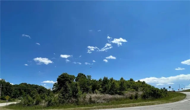 $785,000 | 3.2 Acres Hampton/45 Highway, Parkville, MO 64152