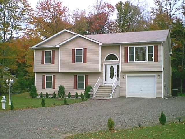 5067 Lake Road Tobyhanna, PA 18466 - Photo 1 of 11 Front of Home