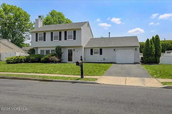 $600,000 | 9 Regina Drive, Howell, NJ 07731