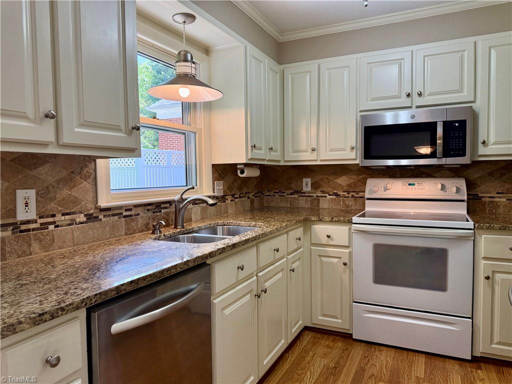 111 Ridgewood Drive Lexington, NC 27292 - Photo 11 of 32