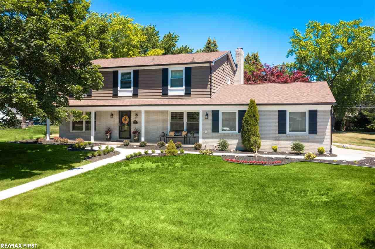 807 Lake Forest Road Rochester Hills, MI 48309 - Photo 1 of 63