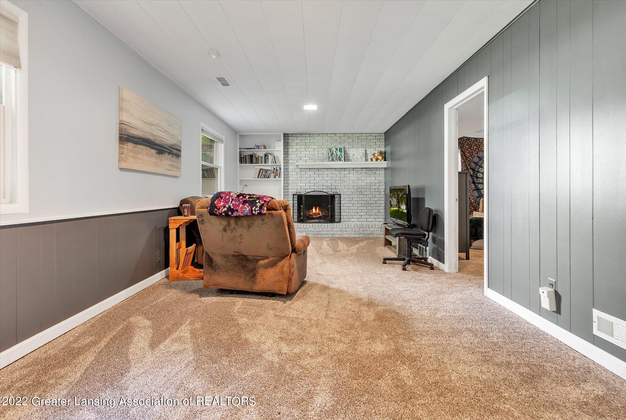 4248 Barton Road Lansing, MI 48917 - Photo 29 of 47 29-4248-Barton-Rd-WindowStill-Real-Estat
