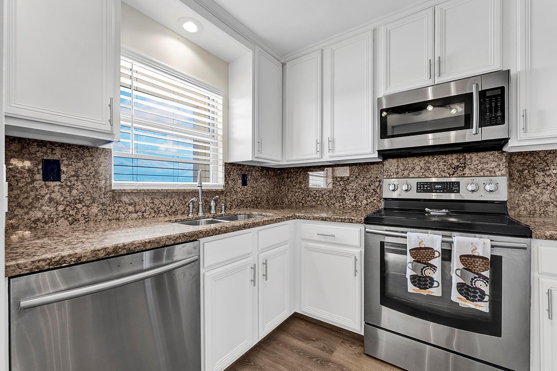 4015 Newcastle A, Unit 4015 Boca Raton, FL 33434 - Photo 5 of 35 SS appliances