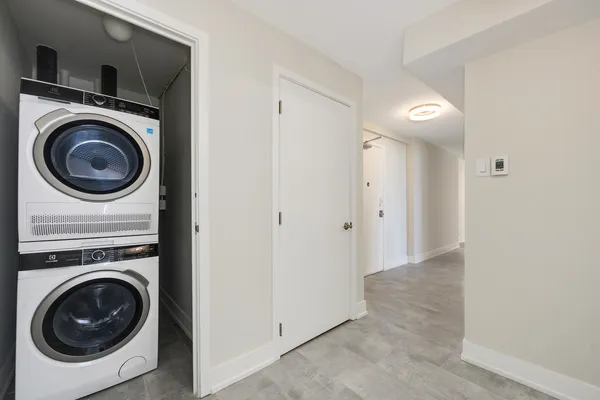$4,100 | 227 East Walton Place, Unit 2E, Chicago, IL 60611