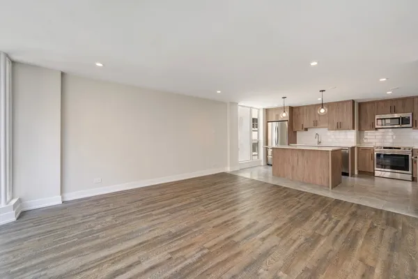 $4,100 | 227 East Walton Place, Unit 2E, Chicago, IL 60611