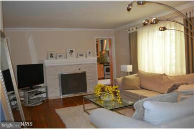 9621 Lorain Avenue Silver Spring, MD 20901 - Photo 3 of 27 Interior (General)