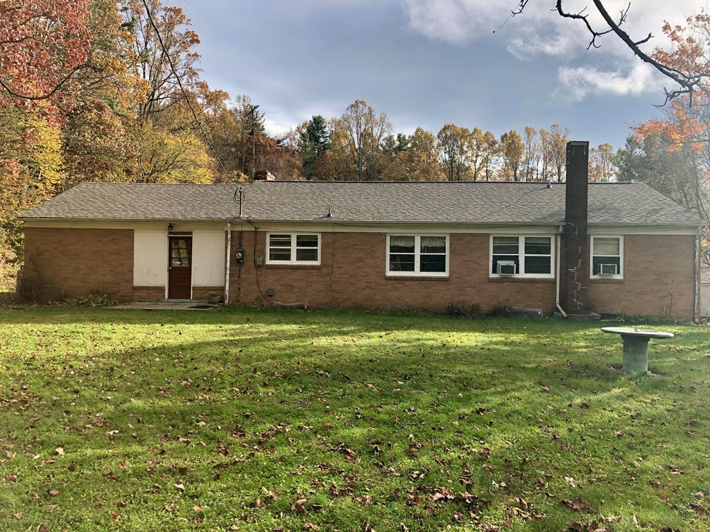 67 Ranger Road Fancy Gap, VA 24328 - Photo 4 of 31 Gallery Image 4