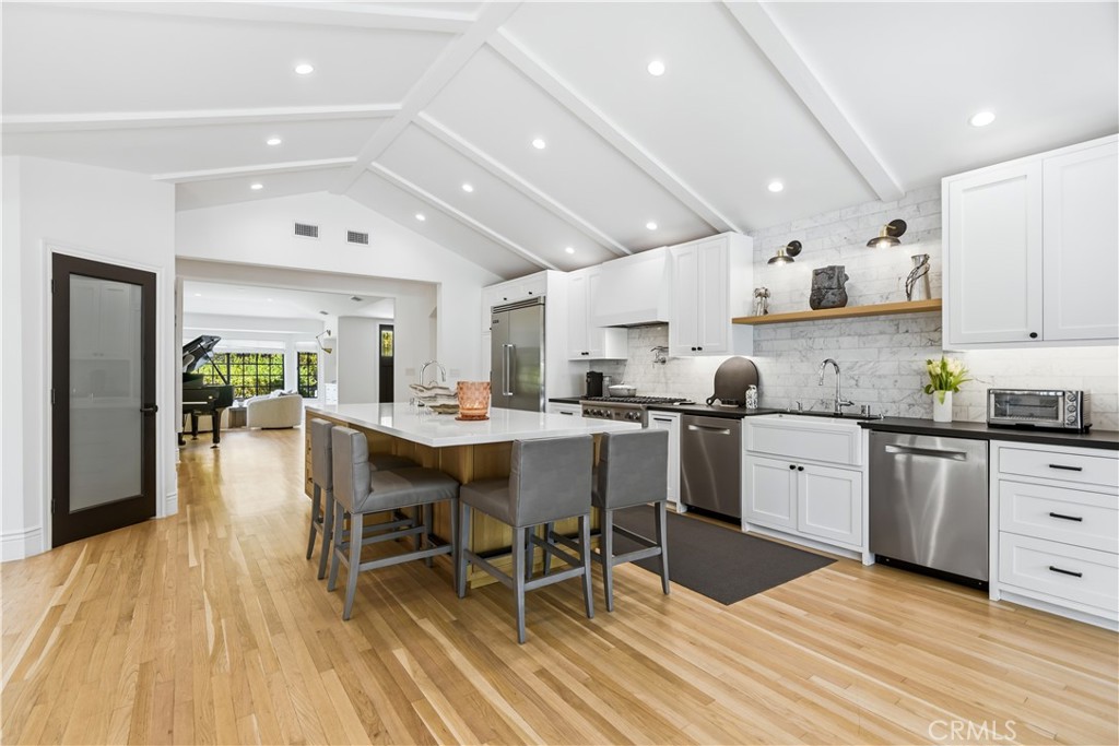 5460 Round Meadow Road Hidden Hills, CA 91302 - Photo 8 of 29 Gallery Image 8