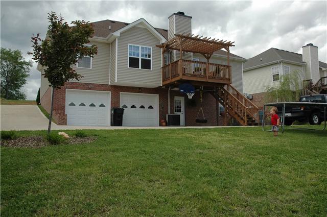2167 Powell Road Clarksville, TN 37043 - Photo 2 of 20 Backyard view