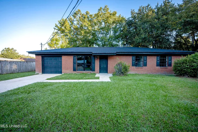 $2,000 | 210 Lamey Court, Ocean Springs, MS 39564