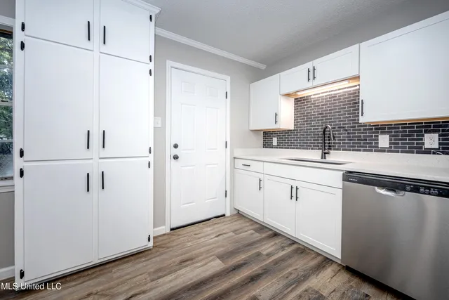 $2,000 | 210 Lamey Court, Ocean Springs, MS 39564