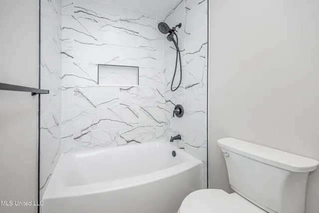 $2,000 | 210 Lamey Court, Ocean Springs, MS 39564