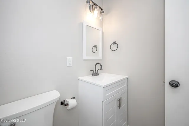 $2,000 | 210 Lamey Court, Ocean Springs, MS 39564