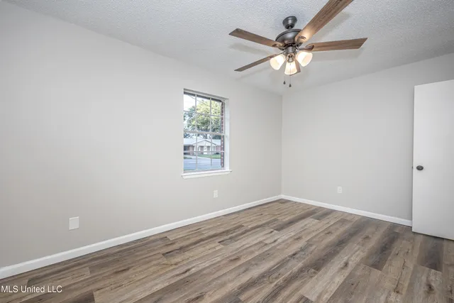 $2,000 | 210 Lamey Court, Ocean Springs, MS 39564