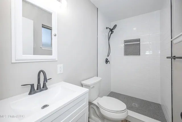 $2,000 | 210 Lamey Court, Ocean Springs, MS 39564