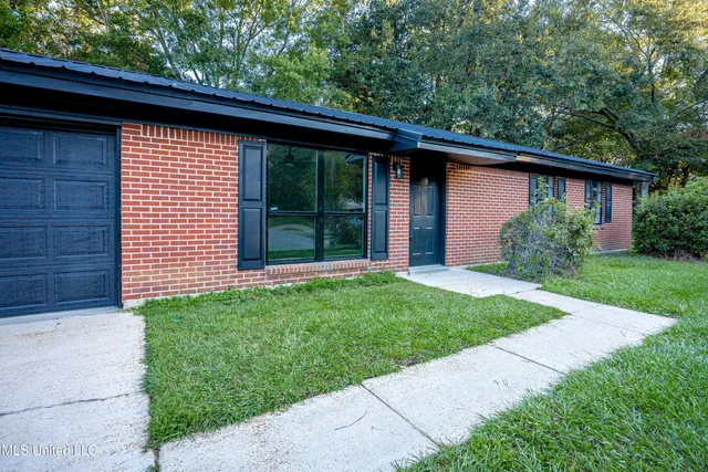 $2,000 | 210 Lamey Court, Ocean Springs, MS 39564