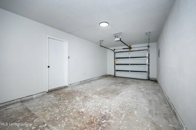 $2,000 | 210 Lamey Court, Ocean Springs, MS 39564