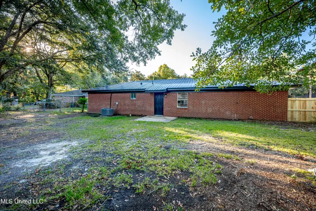 $2,000 | 210 Lamey Court, Ocean Springs, MS 39564
