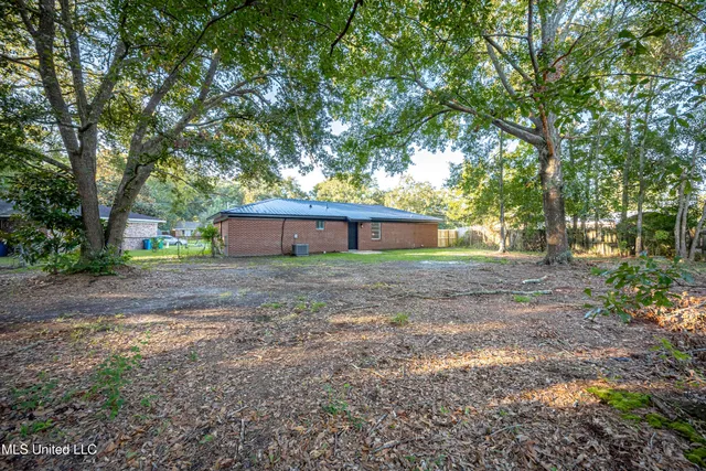 $2,000 | 210 Lamey Court, Ocean Springs, MS 39564