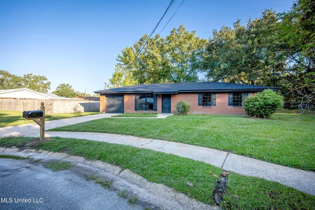 $2,000 | 210 Lamey Court, Ocean Springs, MS 39564