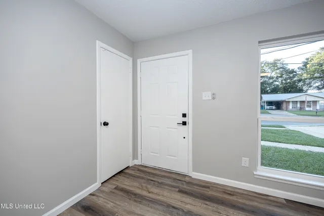 $2,000 | 210 Lamey Court, Ocean Springs, MS 39564