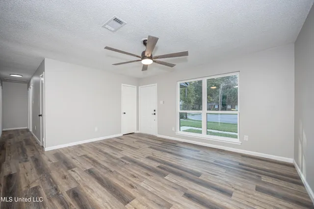 $2,000 | 210 Lamey Court, Ocean Springs, MS 39564