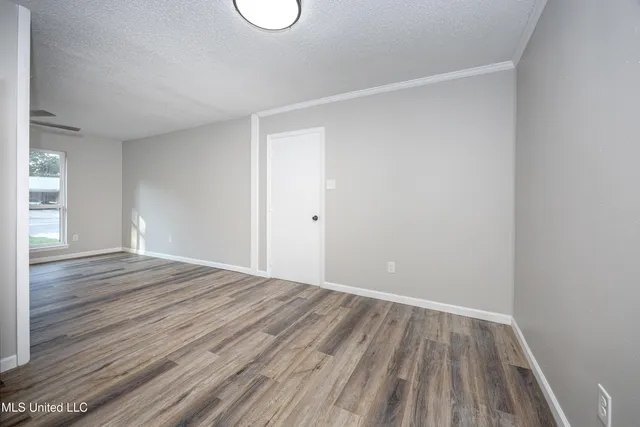 $2,000 | 210 Lamey Court, Ocean Springs, MS 39564