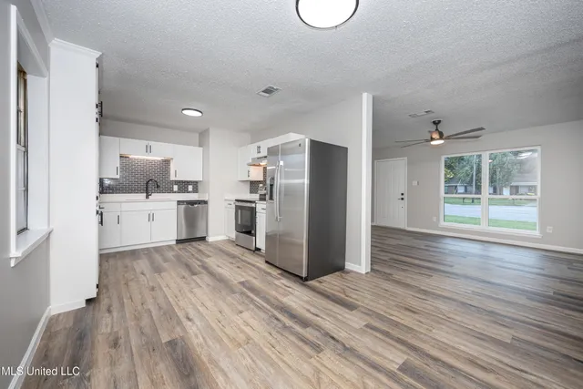 $2,000 | 210 Lamey Court, Ocean Springs, MS 39564