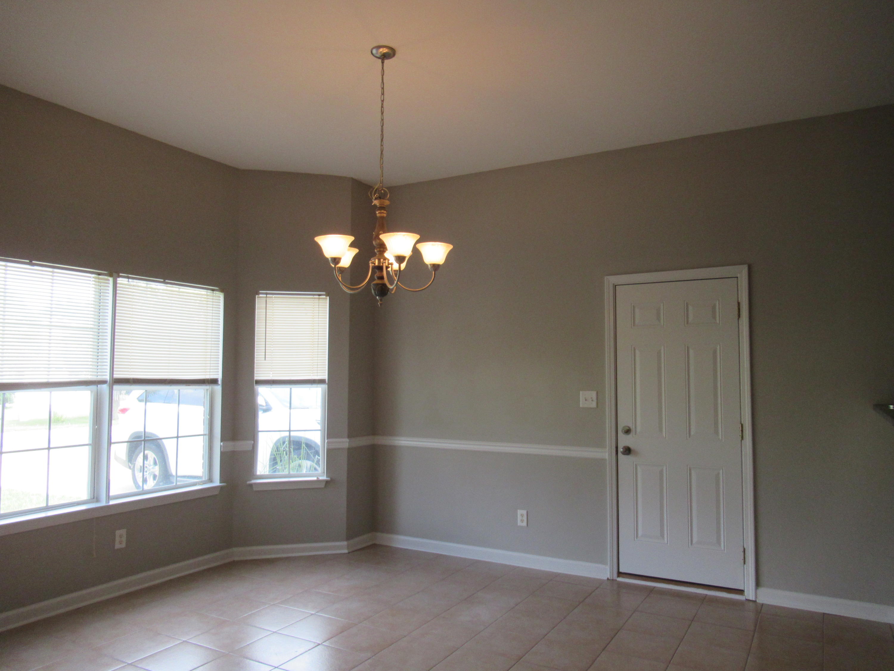 319 Tropical Way Freeport, FL 32439 - Photo 4 of 14 Gallery Image 4