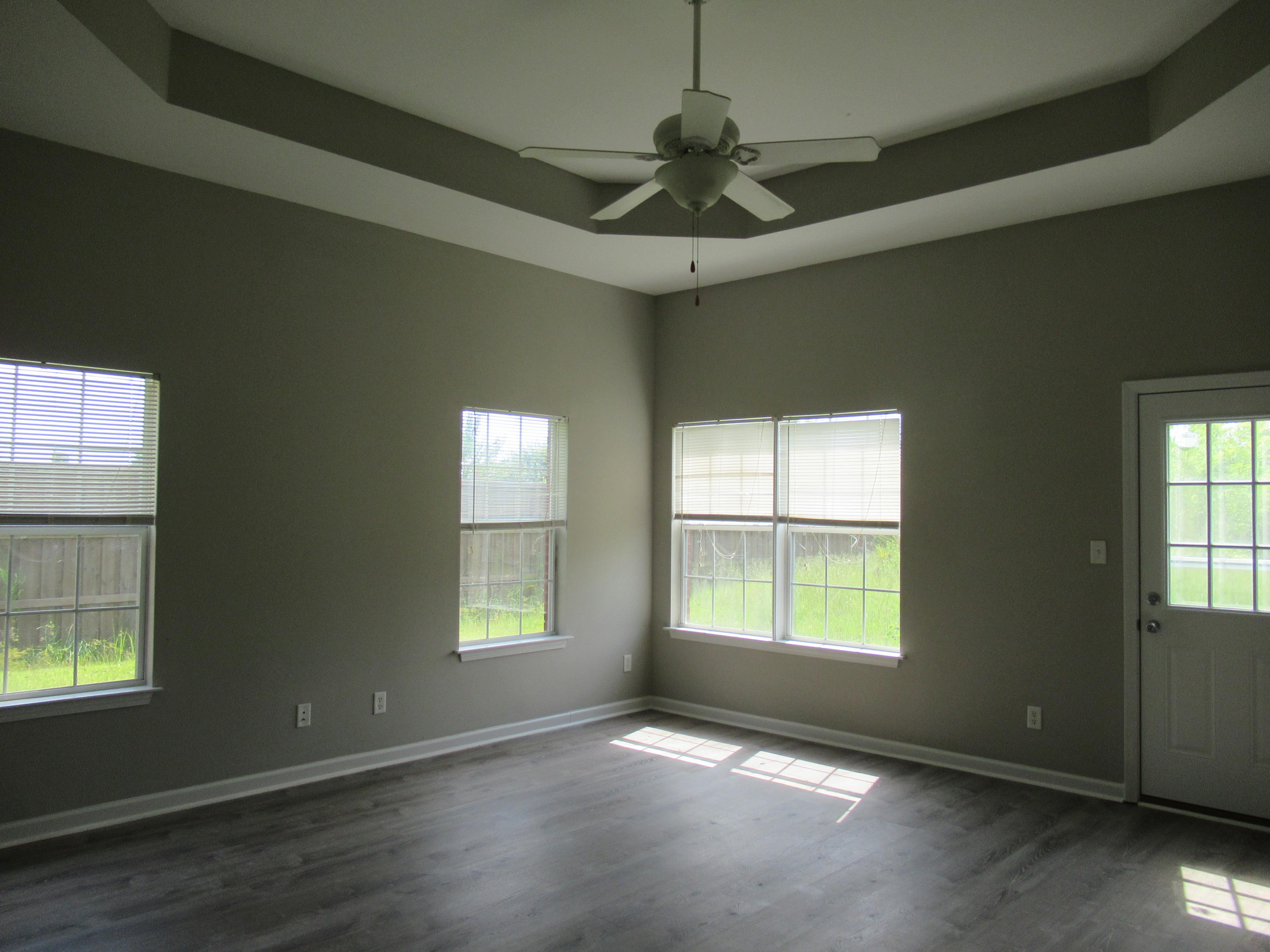 319 Tropical Way Freeport, FL 32439 - Photo 7 of 14 Gallery Image 7