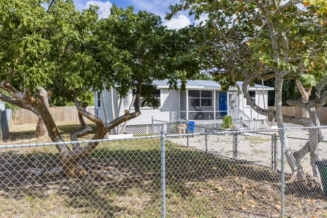 $624,900 | 30023 Pine Channel Road, Big Pine Key, FL 33043