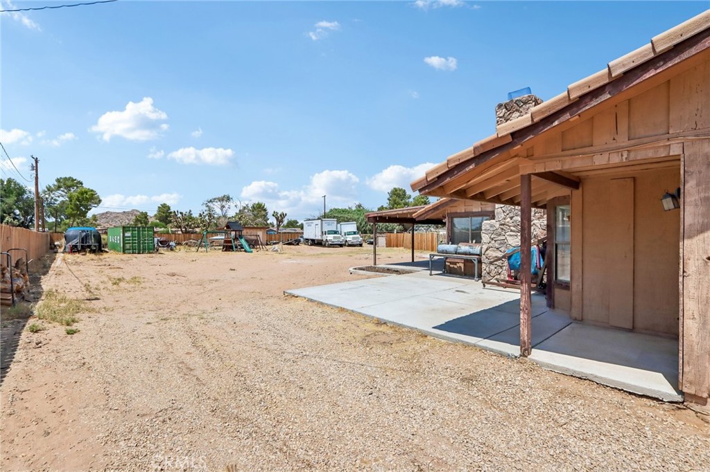 14182 Gayhead Road Apple Valley, CA 92307 - Photo 58 of 69 RV pull though