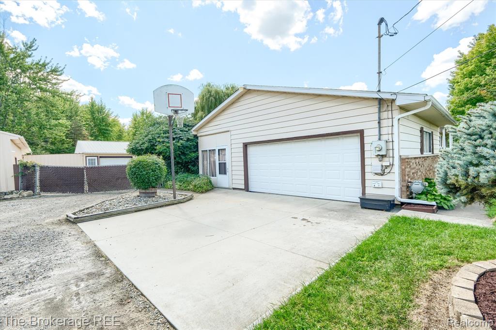 9050 East Bristol Road Davison, MI 48423 - Photo 10 of 83 Gallery Image 10
