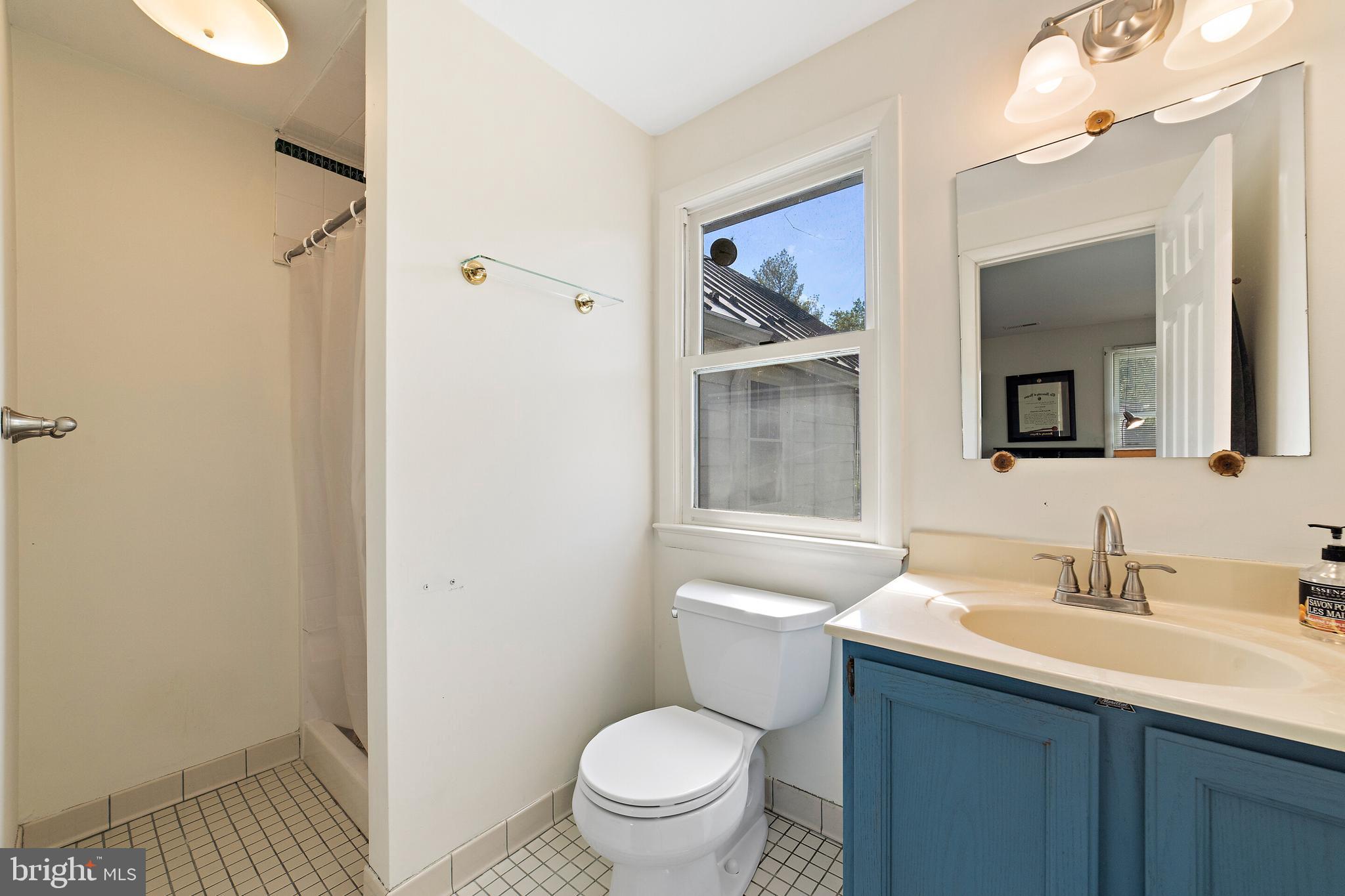 16358 Hamilton Station Road Waterford, VA 20197 - Photo 40 of 42 Upper level full bath