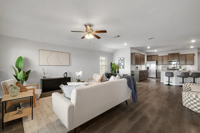 $1,850 | 410 Gunsmoke Trail, Princeton, TX 75407