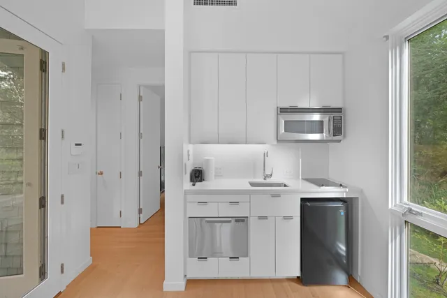 $14,000,000 | 8 Snail Road, Chilmark, MA 02535